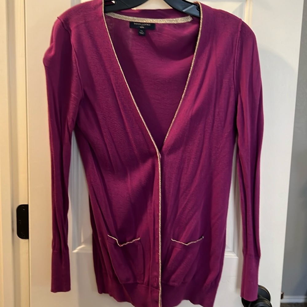 Banana Republic pink cardigan size small. I will steam before delivery.